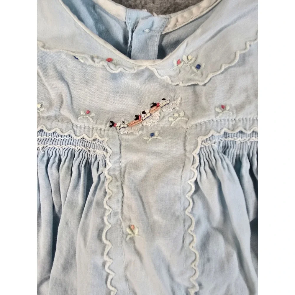 Vintage 70s Baby Blue Smocked Hand Embroidered Scalloped Collar Dress 0-6m - Picture 3 of 9
